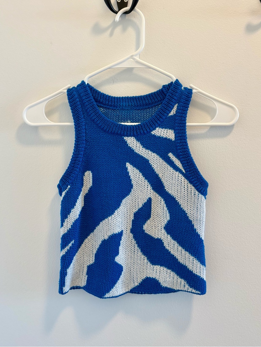 Princess Polly Lucinda Top Blue and White Abstract Knit Crop Tank Women’s Size 2
